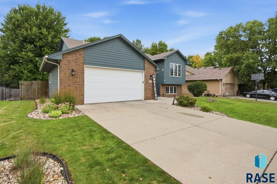 3243 S Pillsberry Ave, Sioux Falls, SD 57103 - #2