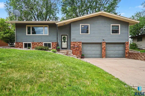 4213 S Hickory Hill Rd, Sioux Falls, SD 57103