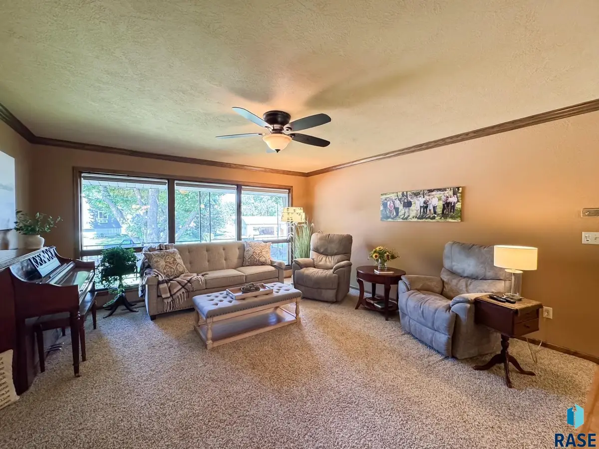 4905 E Cynthia Dr, Sioux Falls, SD 57110 - #1