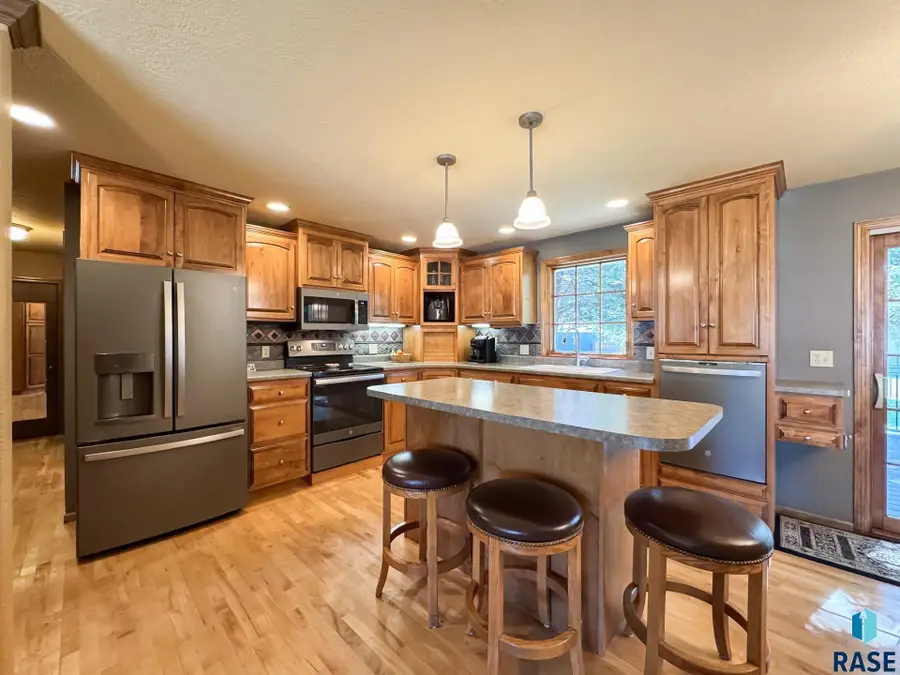 4905 E Cynthia Dr, Sioux Falls, SD 57110 - #3