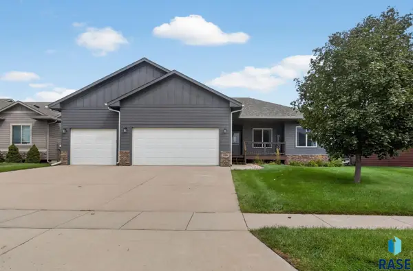 606 Marie Dr, Harrisburg, SD 57032