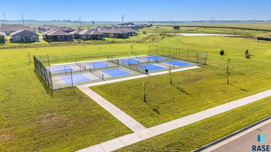 2425 E Gunnar St, Brandon, SD 57005 - #2