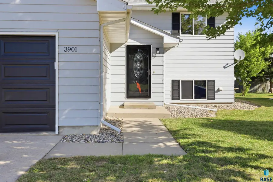 3901 N Pennsylvania Ave, Sioux Falls, SD 57107 - #3
