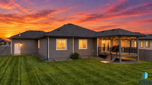 835 Melissa Ave, Harrisburg, SD 57032