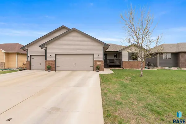 710 Fox Ct, Tea, SD 57064