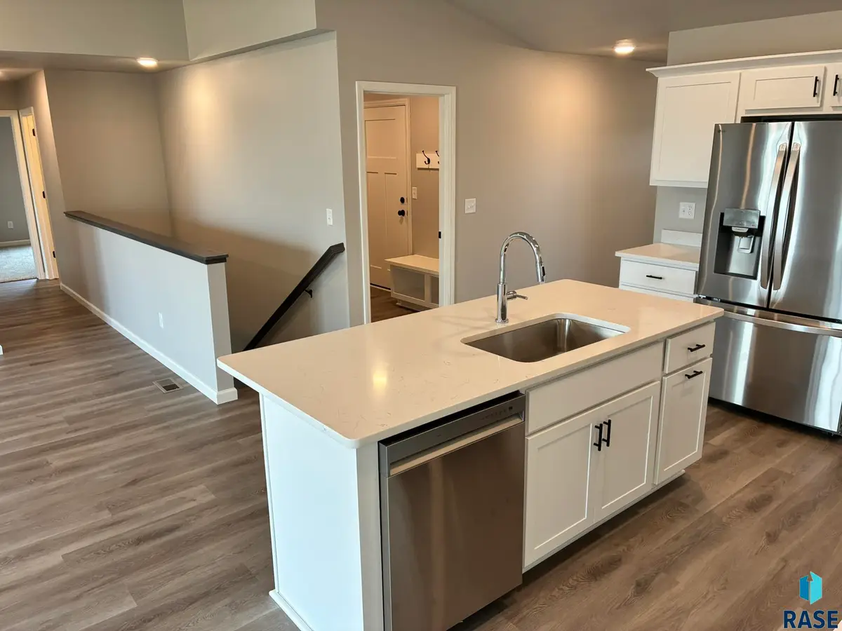 2717 S Copper Creek Ave, Sioux Falls, SD 57110 - #1
