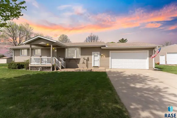 26963 Elmen Pl, Sioux Falls, SD 57108