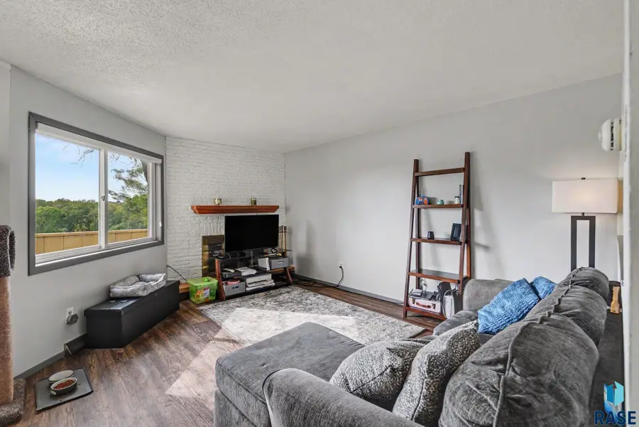 1908 S Southeastern Ave, Sioux Falls, SD 57103 - #3