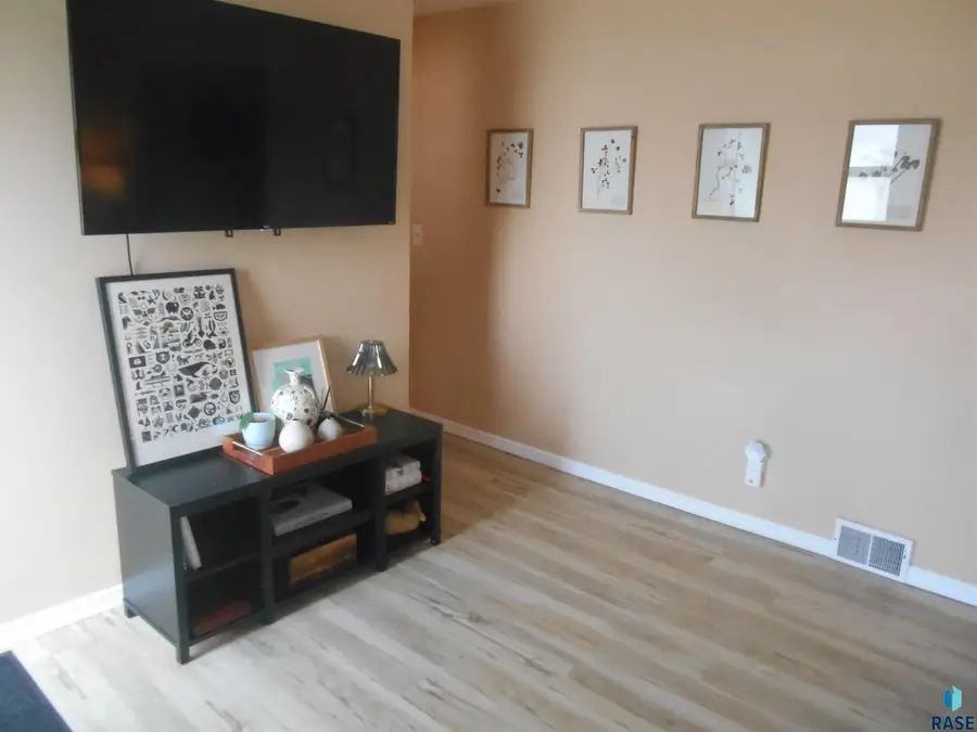 1504 S Grange Ave, Sioux Falls, SD 57105 - #3