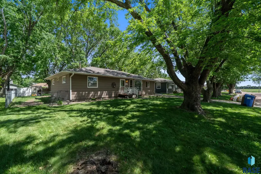 204 N Maple St, Viborg, SD 57070 - #2