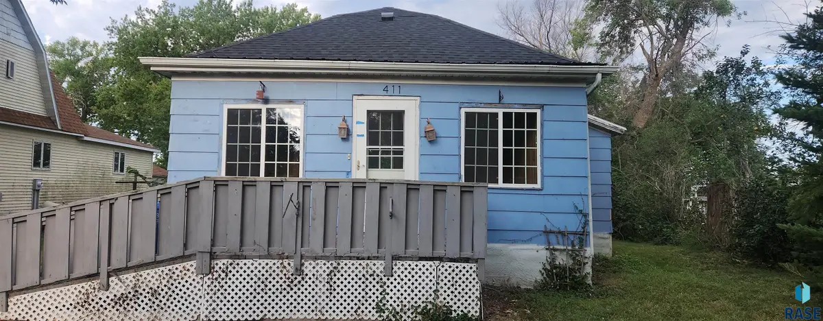 411 N Adams St, Salem, SD 57058 - #1