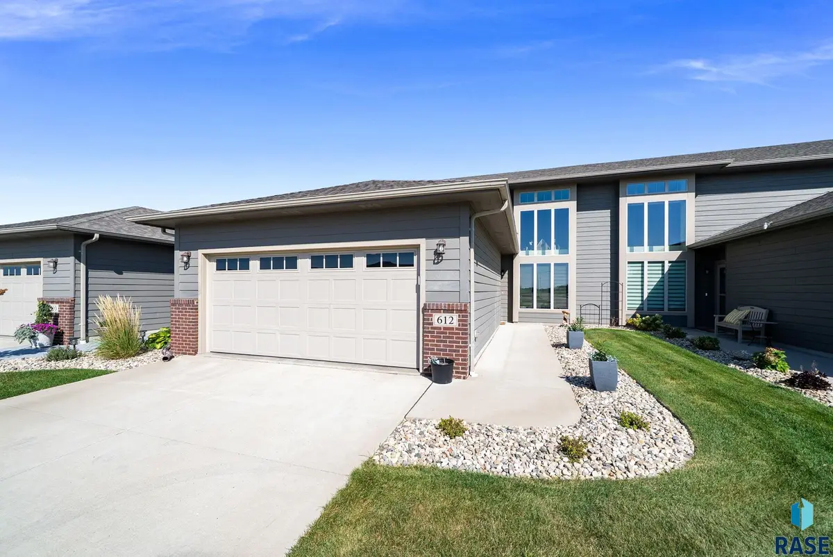 612 S Mary Gene Ave, Sioux Falls, SD 57106 - #1