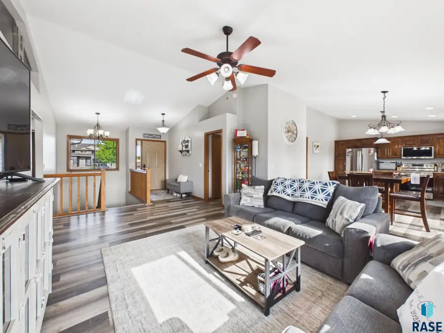 5204 S Culbert Ave, Sioux Falls, SD 57106 - #2