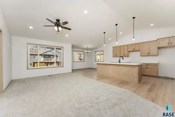 5321 S Bahnson Ave, Sioux Falls, SD 57110