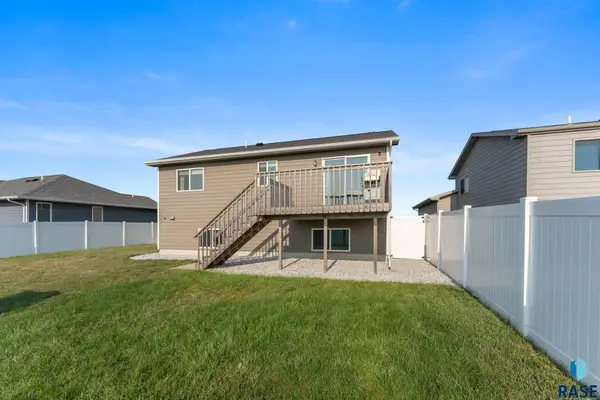 4024 S Sparta Ave, Sioux Falls, SD 57110