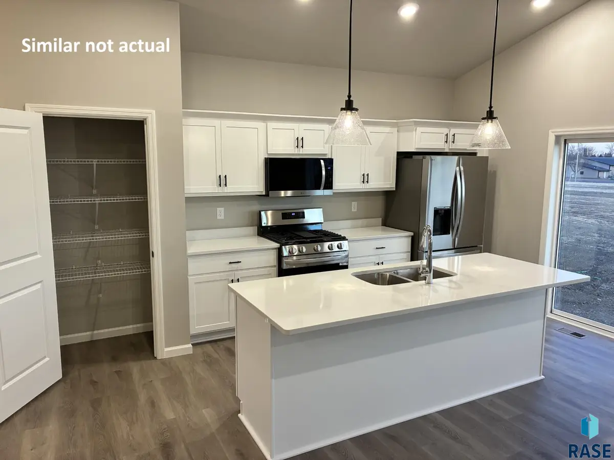 1007 Estate St, Harrisburg, SD 57032 - #1