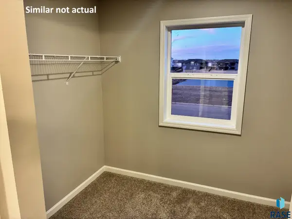 1007 Estate St, Harrisburg, SD 57032
