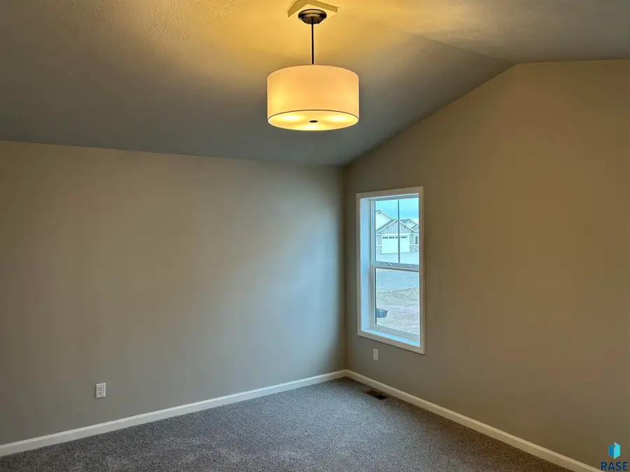 901 Estate St, Harrisburg, SD 57032 - #3
