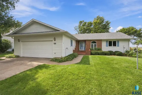 1878 Constance Dr, Vermillion, SD 57069
