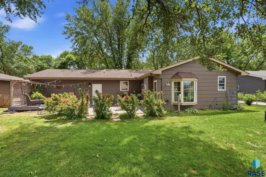 1200 E Cedar St, Brandon, SD 57005 - #2