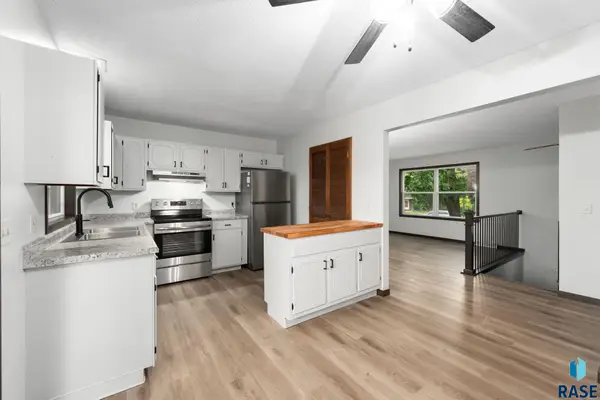 213 N Meyer Ln, Sioux Falls, SD 57103