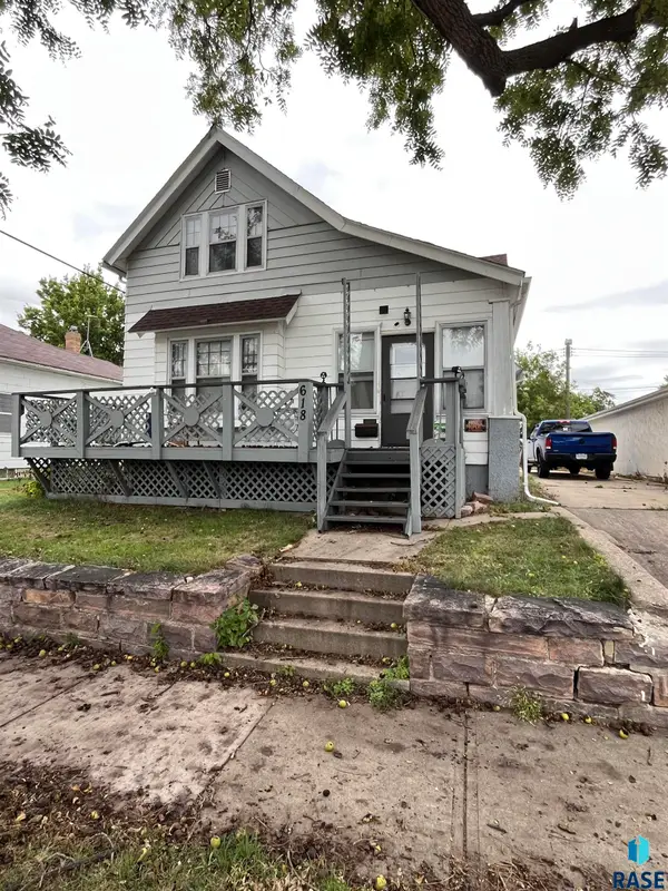618 W 13th St, Sioux Falls, SD 57104