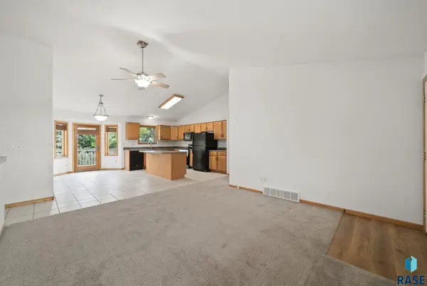 25345 477th Ave, Baltic, SD 57003
