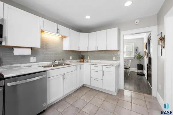 1103 N Duluth Ave, Sioux Falls, SD 57104