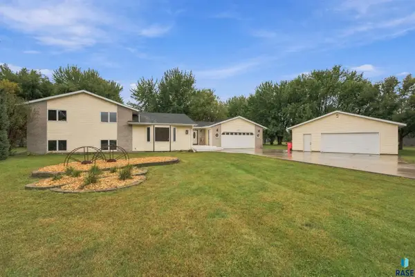 27091 Mariah Pl, Harrisburg, SD 57032