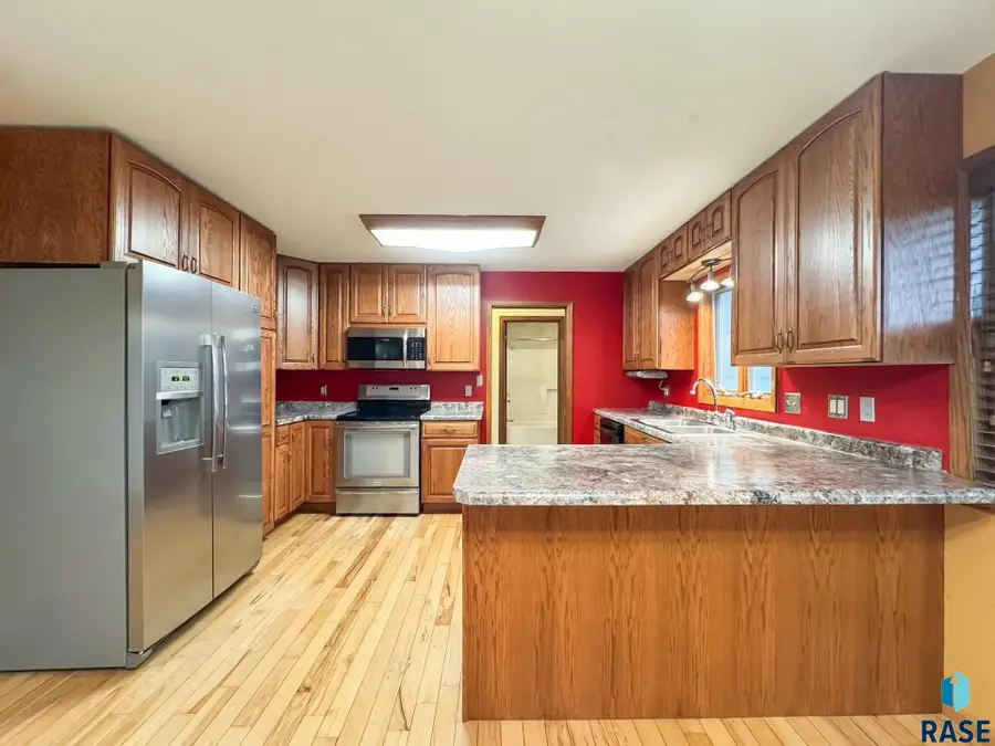 1220 W 23rd St, Mitchell, SD 57301 - #3