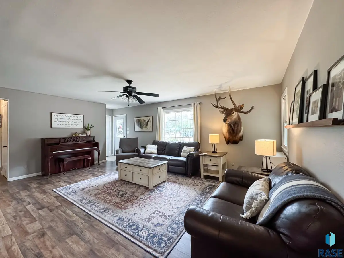 1711 N Wedgewood Rd, Sioux Falls, SD 57107 - #1