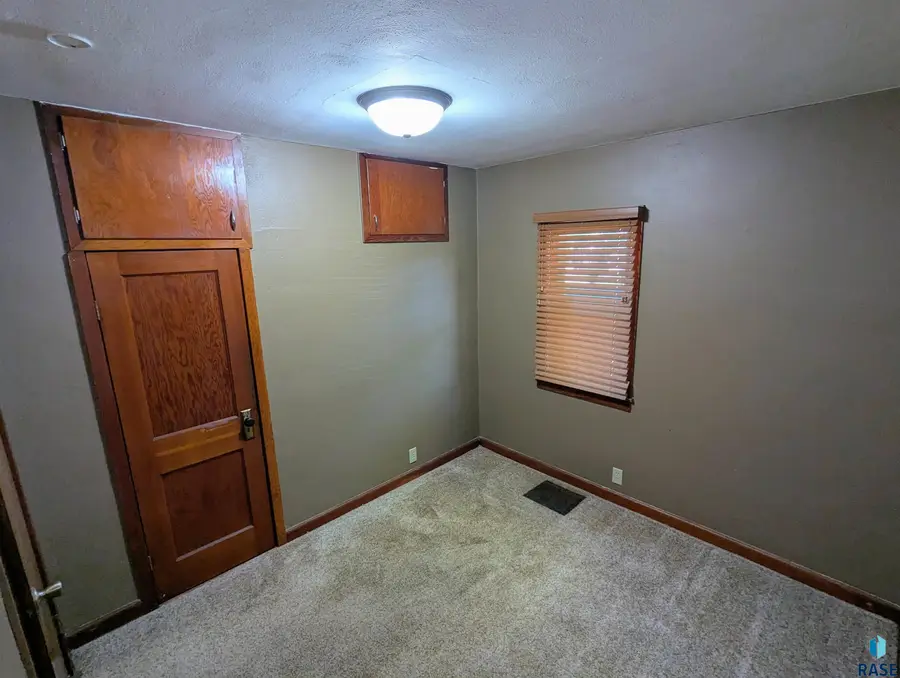 1202 N Prairie Ave, Sioux Falls, SD 57104 - #3