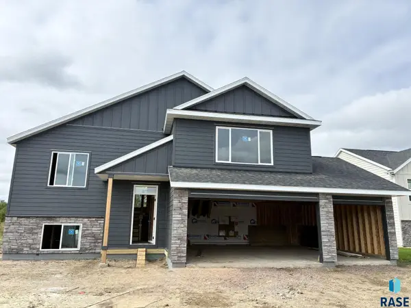 5941 S Coneflower Ave, Sioux Falls, SD 57108