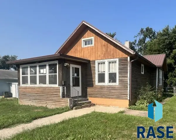 507 N Dakota St, Canton, SD 57013