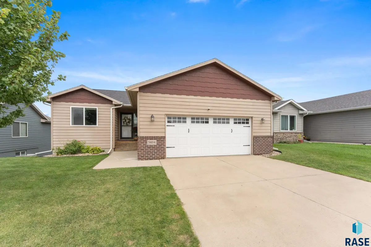 5604 W Oakcrest Dr, Sioux Falls, SD 57107 - #1