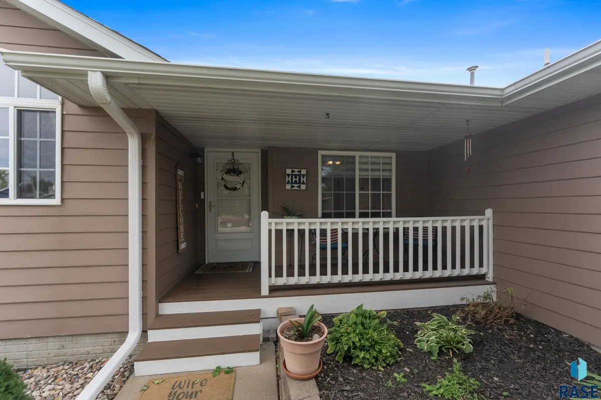 7015 W 52nd St, Sioux Falls, SD 57106 - #1