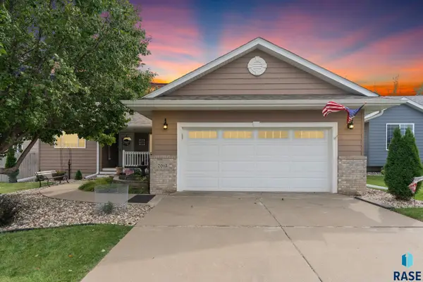 7015 W 52nd St, Sioux Falls, SD 57106