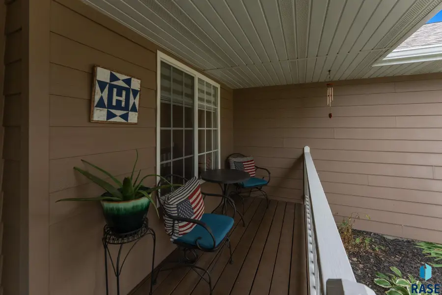 7015 W 52nd St, Sioux Falls, SD 57106 - #2