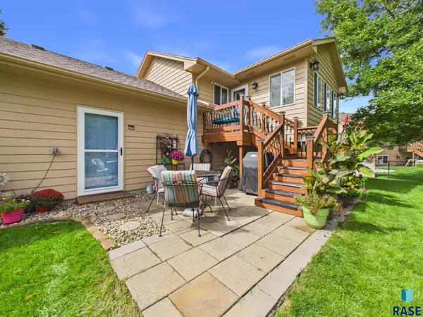 5936 S Lois Ln, Sioux Falls, SD 57108