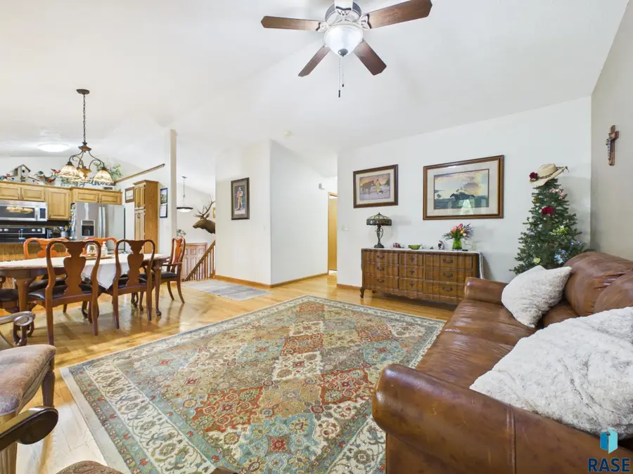 5936 S Lois Ln, Sioux Falls, SD 57108 - #3