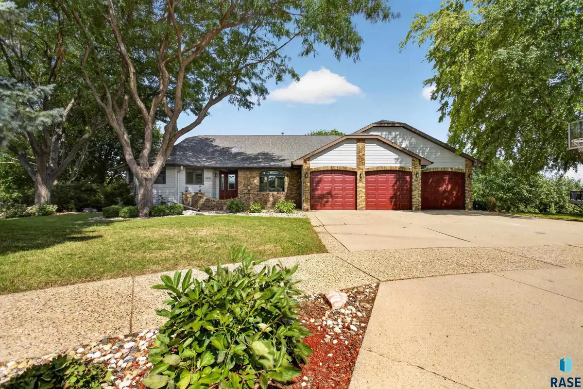 3500 S Marson Manor Cir, Sioux Falls, SD 57103 - #1
