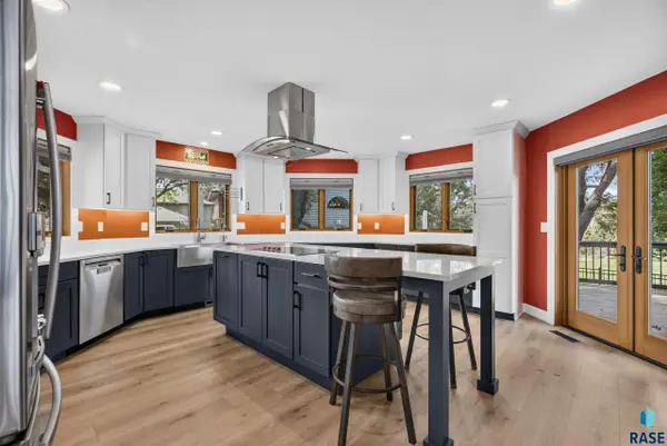3500 S Marson Manor Cir, Sioux Falls, SD 57103
