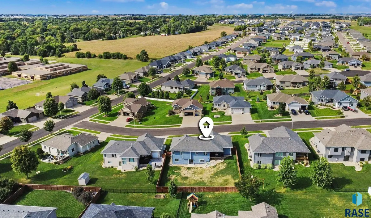 8209 E Willow Leaf St, Sioux Falls, SD 57110 - #1