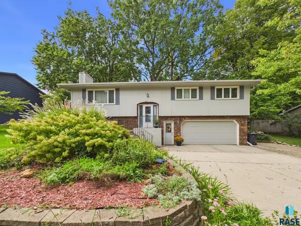 4301 S Teakwood Ave, Sioux Falls, SD 57103