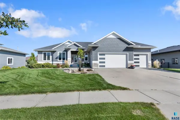 8900 E Basswood Ln, Sioux Falls, SD 57110