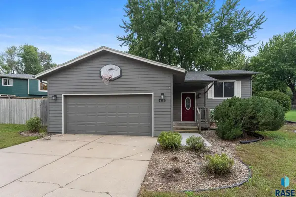 705 N Montgomery Ct, Sioux Falls, SD 57103