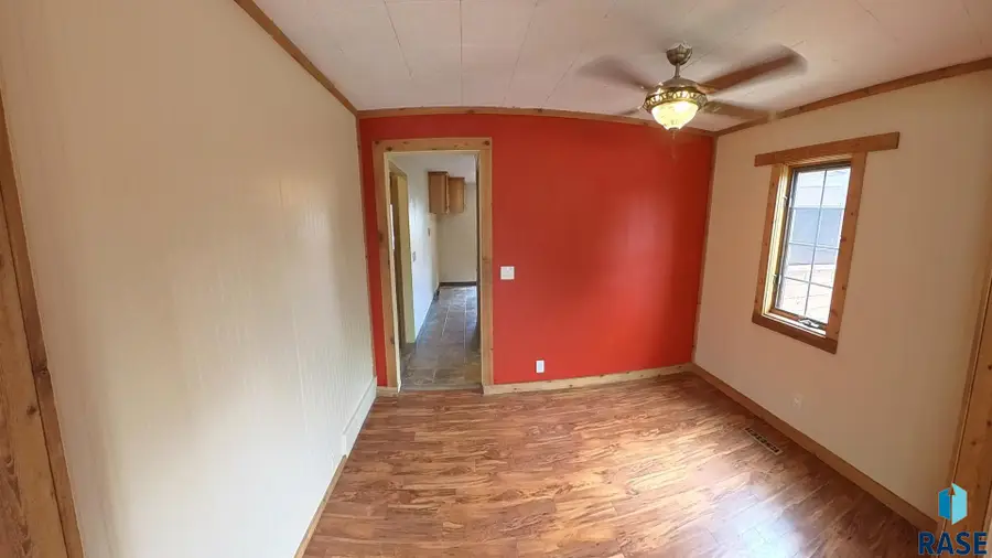 438 S Elmwood Ave, Sioux Falls, SD 57104 - #3