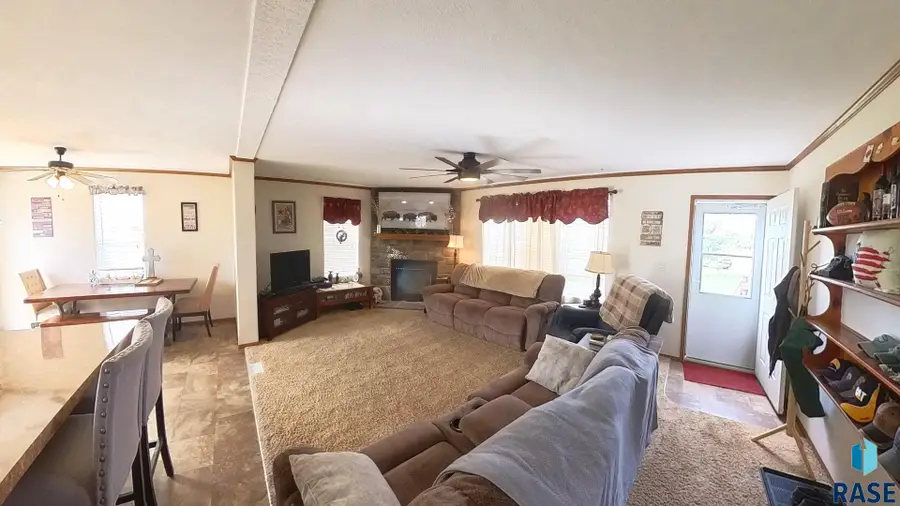 416 Captains Cove Pl, Pierre, SD 57501 - #2