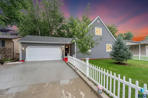3204 S Greenwood Ave, Sioux Falls, SD 57106