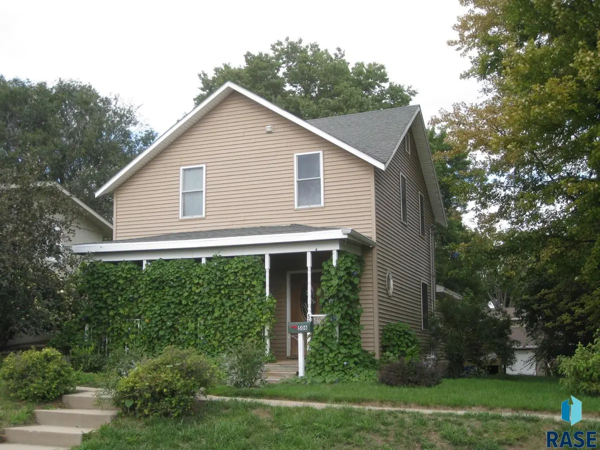506 E 7th St, Dell Rapids, SD 57022 - #1